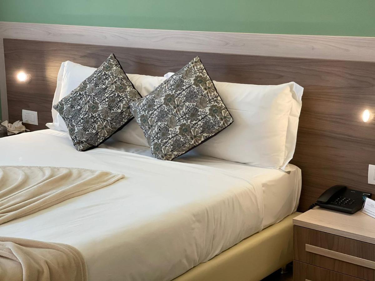 Palazzo Marignano Hotel Melegnano Eksteriør billede