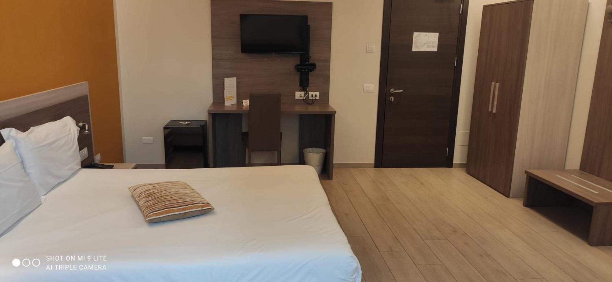 Palazzo Marignano Hotel Melegnano Eksteriør billede
